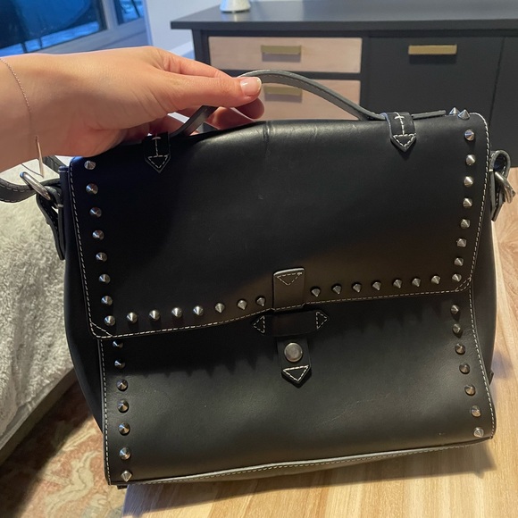 IIIBeCa By Joy Gryson Crossbody - Picture 3 of 7